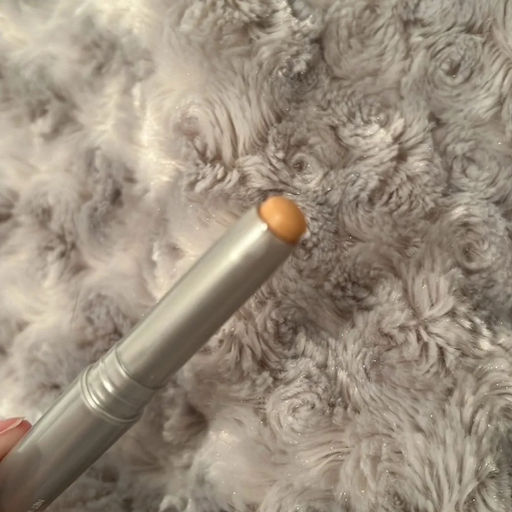 Sue Devitt Undereye Concealer Burmuda Triangle New